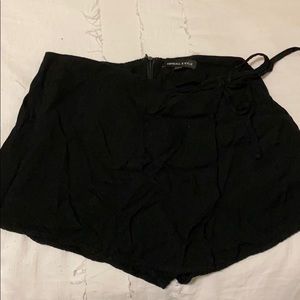 Kendall and Kylie Skort